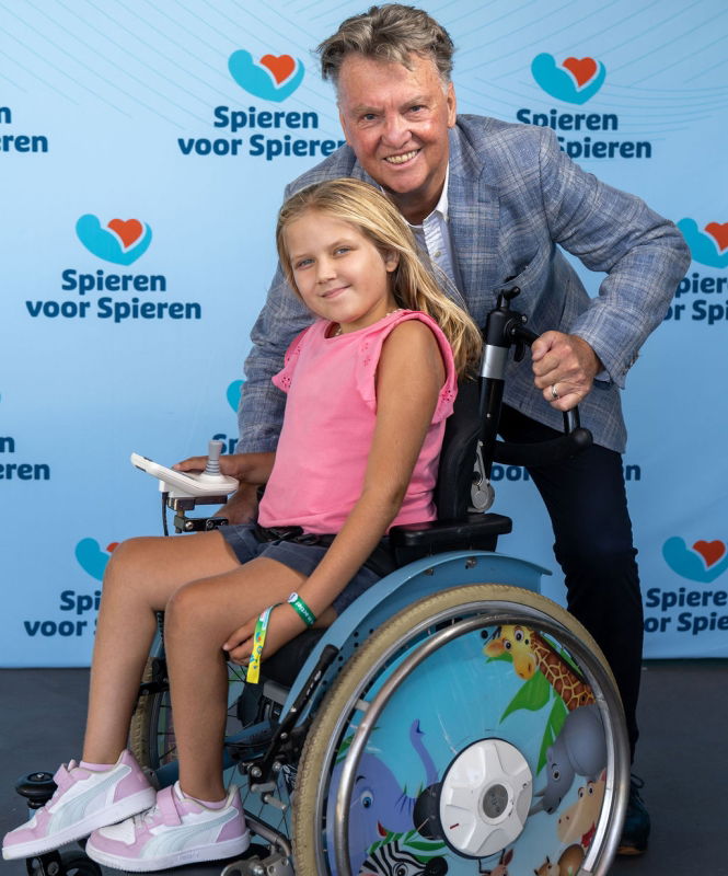 20250907_SpierenvoorSpierenDag07-09-25_0088 Louis van Gaal ere-ambassadeur bij Spieren voor Spieren. Op de foto met kind-ambassadeur Dana Petiet.